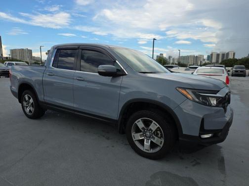 Solar Silver Metallic 2025 Honda Ridgeline RTL