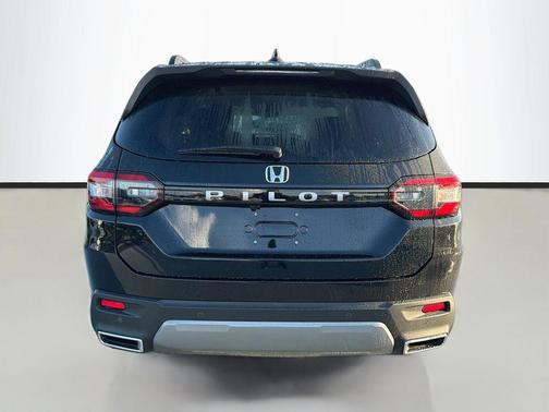 Crystal Black Pearl 2026 Honda Pilot EX-L