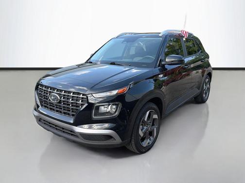 Onyx Black 2024 Hyundai VENUE SEL