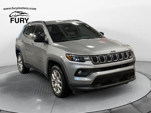 Billet Silver Metallic Clearcoat 2023 Jeep Compass Latitude Lux