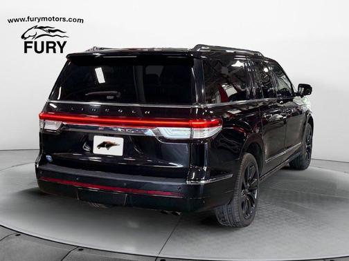 Infinite Black Metallic 2024 Lincoln Navigator L Reserve