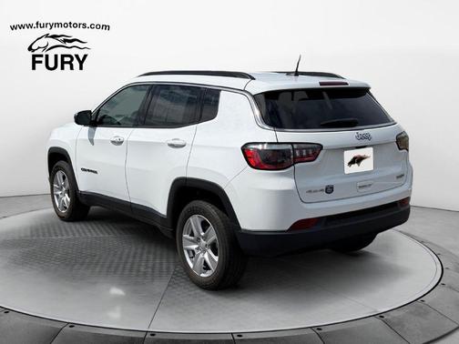Bright White Clearcoat 2022 Jeep Compass Latitude