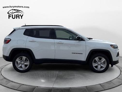 Bright White Clearcoat 2022 Jeep Compass Latitude
