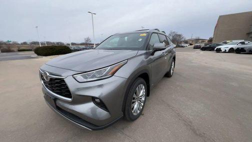 2026 Toyota Highlander Hybrid Platinum