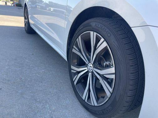 2022 Volkswagen Passat 2.0T SE