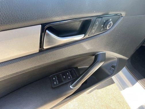 2022 Volkswagen Passat 2.0T SE