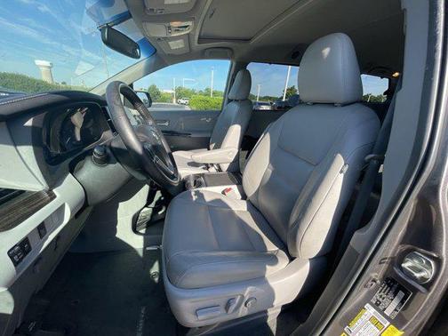 2015 Toyota Sienna XLE