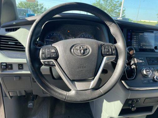 2015 Toyota Sienna XLE