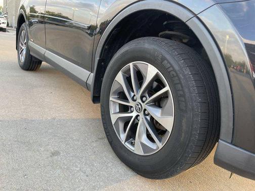 2016 Toyota RAV4 Hybrid XLE