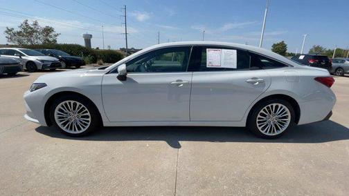 2022 Toyota Avalon Hybrid Limited