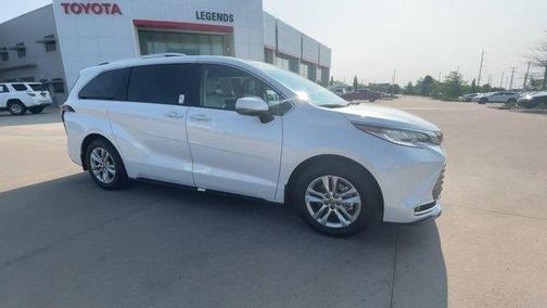 2025 Toyota Sienna Limited