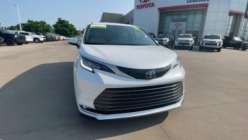 2025 Toyota Sienna Limited