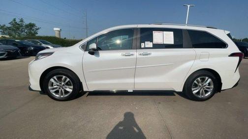 2025 Toyota Sienna Limited