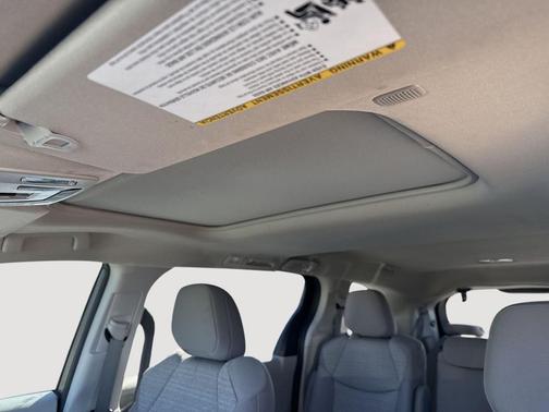2023 Toyota Sienna LE