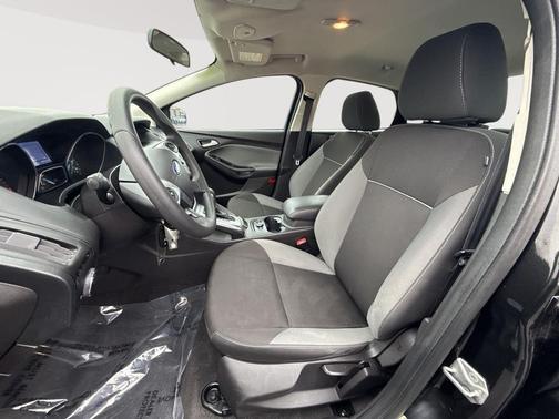 TUXEDO BLACK METALLIC 2013 Ford Focus SE