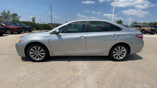 2016 Toyota Camry Hybrid XLE