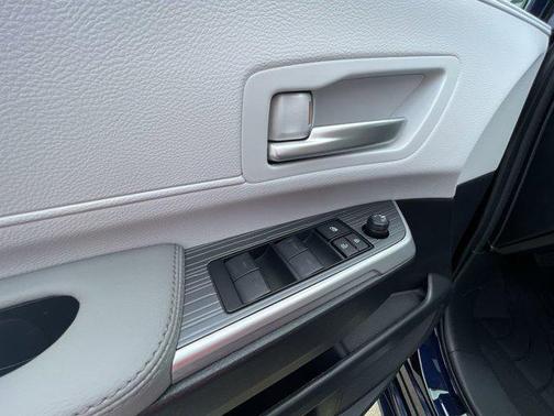 2025 Toyota Sienna XLE 7 Passenger