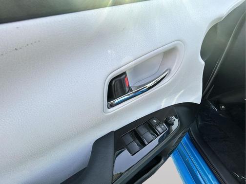 2022 Toyota Prius LE