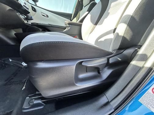 2022 Toyota Prius LE