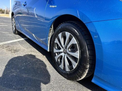 2022 Toyota Prius LE