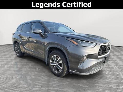 Magnetic Gray Metallic 2022 Toyota Highlander XLE