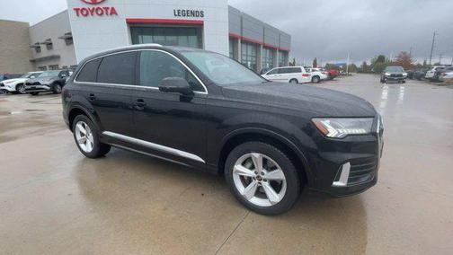 2023 Audi Q7 45 Premium Plus