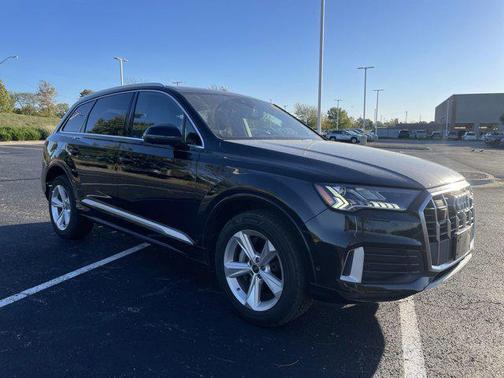 2023 Audi Q7 45 Premium Plus