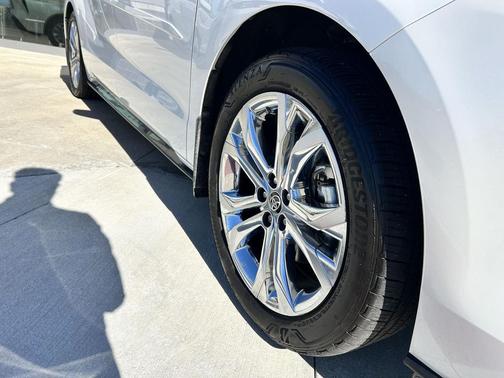 2022 Toyota Sienna Platinum
