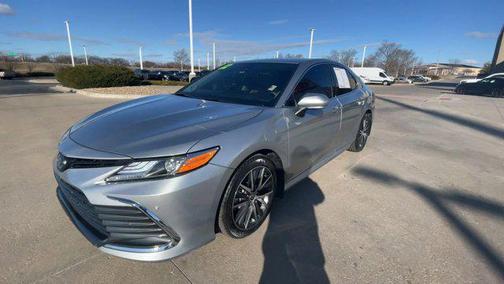 2022 Toyota Camry Hybrid XLE