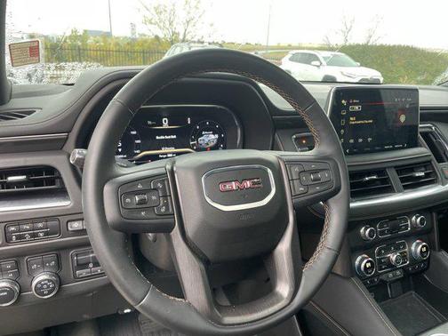 2024 GMC Yukon 4WD AT4