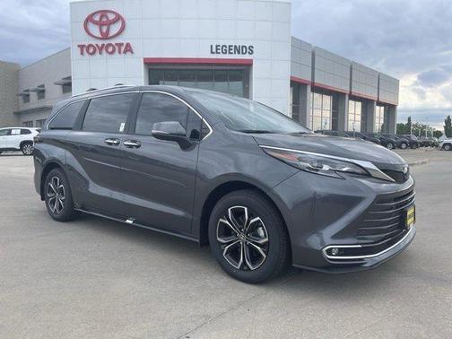 2025 Toyota Sienna Platinum 7 Passenger
