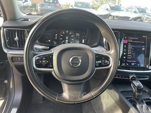 2019 Volvo S60 T6 Momentum
