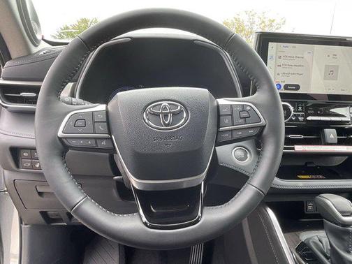 2025 Toyota Highlander Limited