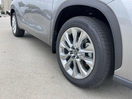 2025 Toyota Highlander Limited