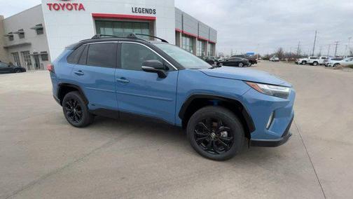 2025 Toyota RAV4 Hybrid SE