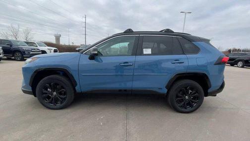 2025 Toyota RAV4 Hybrid SE