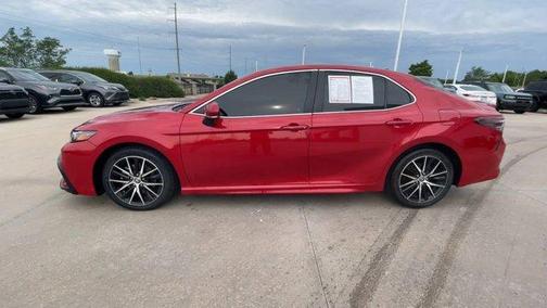 2022 Toyota Camry SE