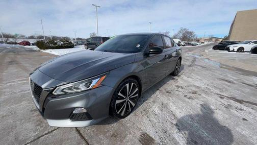 2022 Nissan Altima SR FWD