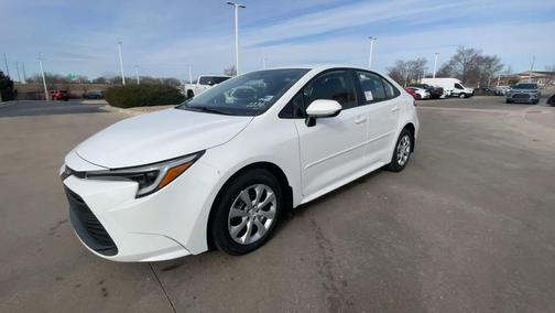 2026 Toyota Corolla Hybrid LE