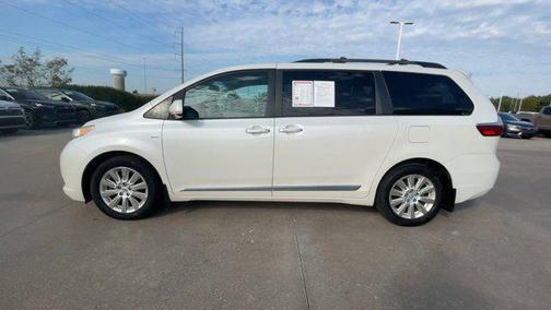 2016 Toyota Sienna XLE