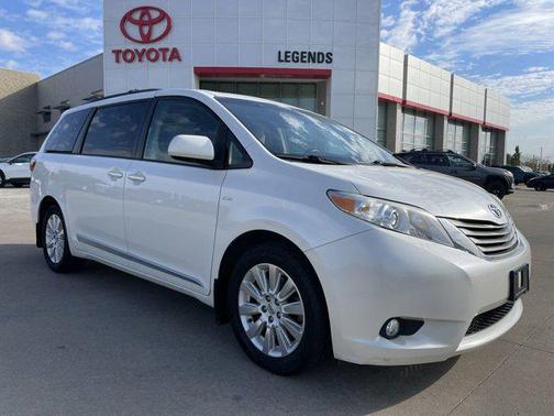 2016 Toyota Sienna XLE