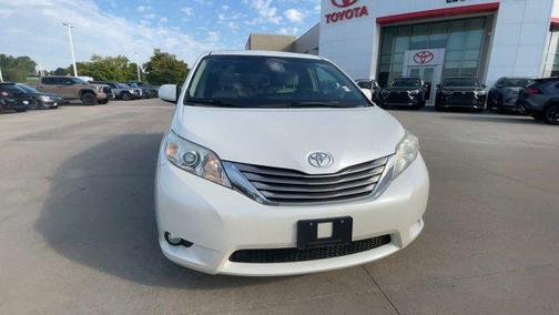 2016 Toyota Sienna XLE