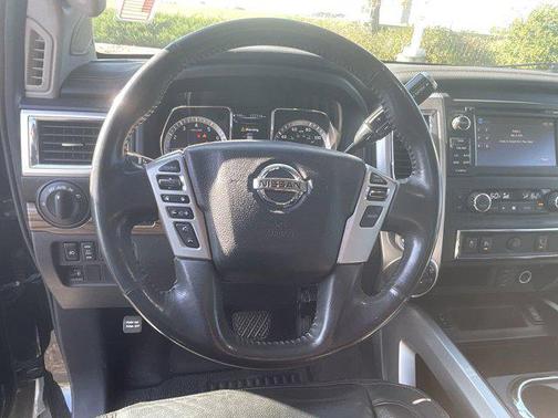 2017 Nissan Titan SL