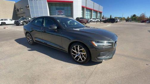 2019 Volvo S60 T6 Momentum