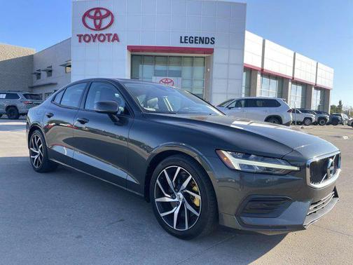 2019 Volvo S60 T6 Momentum