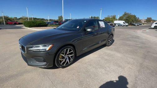 2019 Volvo S60 T6 Momentum