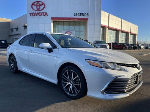 2024 Toyota Camry Hybrid XLE