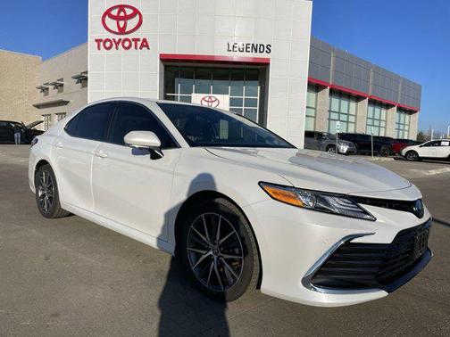 2024 Toyota Camry Hybrid XLE
