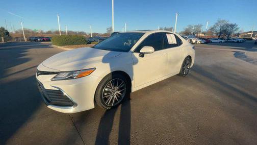 2024 Toyota Camry Hybrid XLE