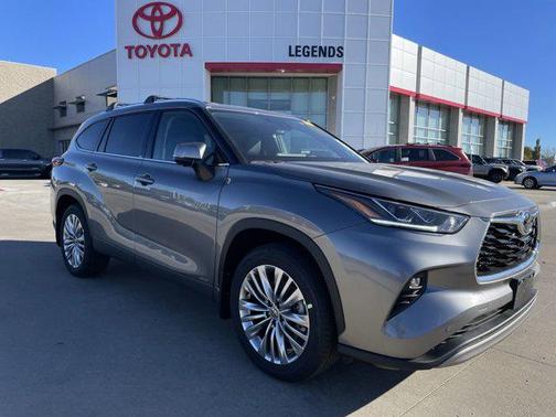 2025 Toyota Highlander Hybrid Platinum